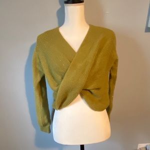 Criss cross cropped sweater in pistachio green